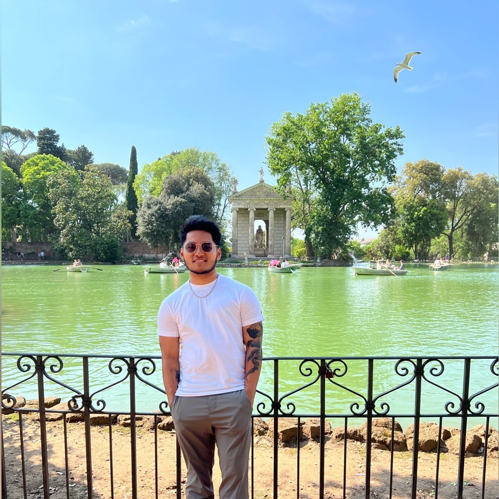 Meet your Posher, Jhonathan